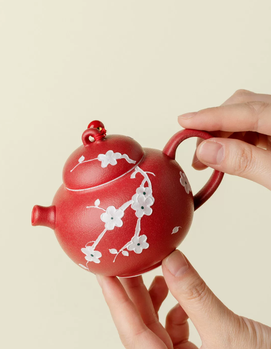 Scarlet Wall Snow Reflection Rounded Teapot